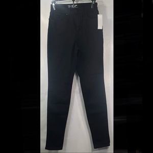 No Boundaries Black HiRise Skinny Jean